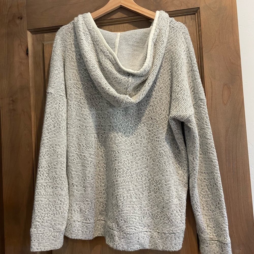 women’s LOFT sweater!